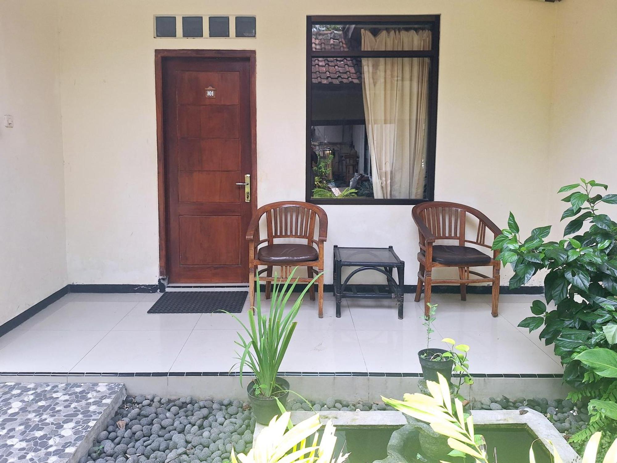 Reddoorz Near Stadion Semeru Lumajang Jawa Timur エクステリア 写真